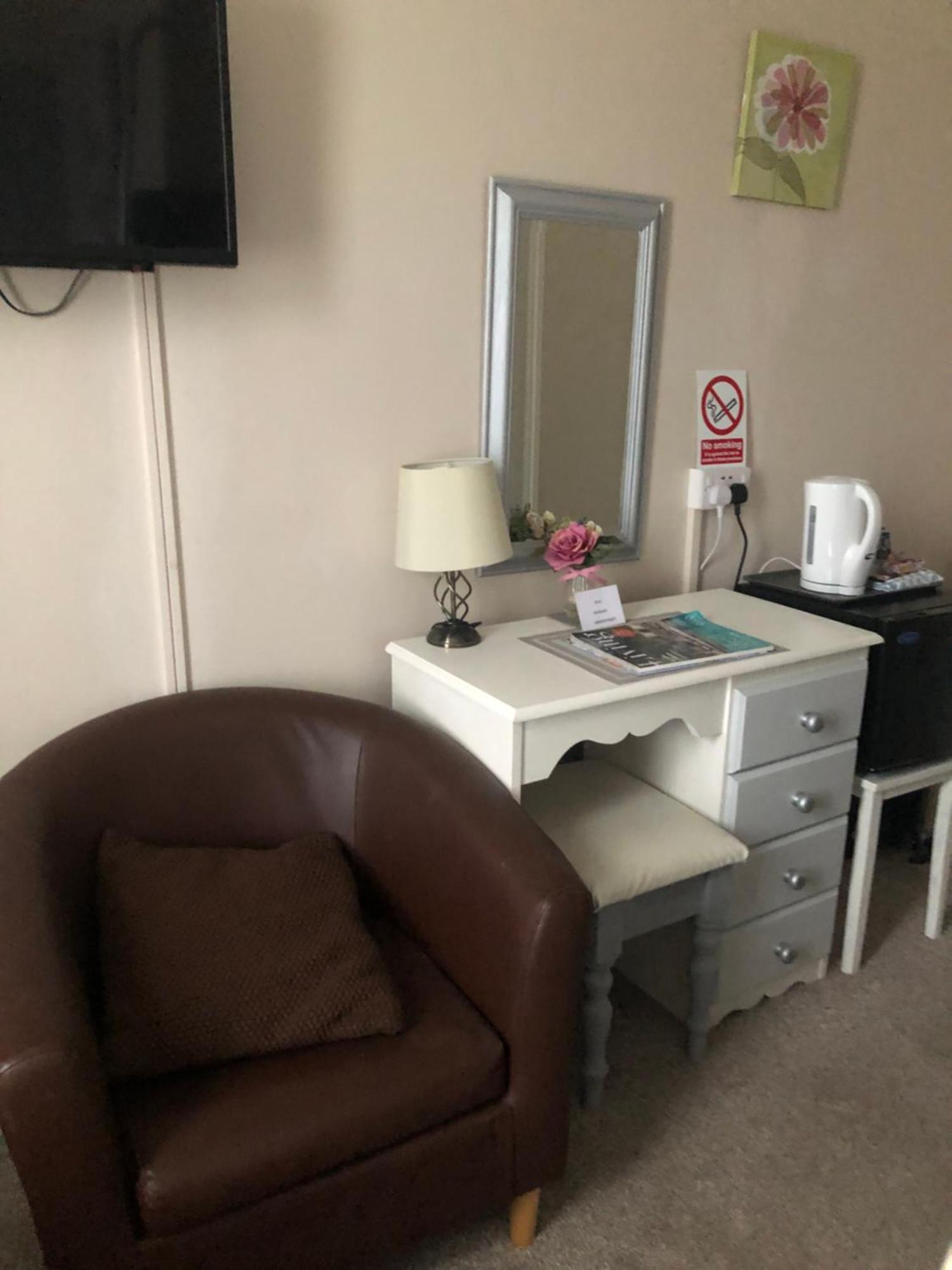 Cornubia Guest House Weymouth Bagian luar foto