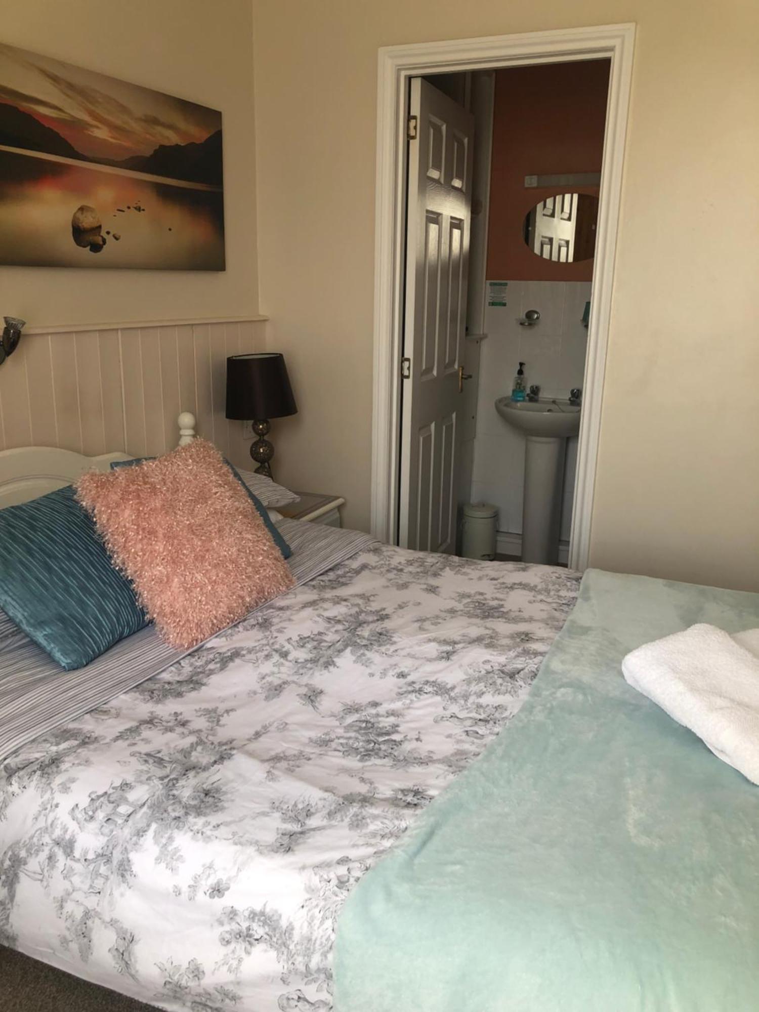 Cornubia Guest House Weymouth Bagian luar foto